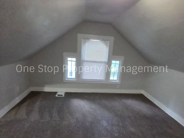 7111 Brooklyn Ave — Photo 21