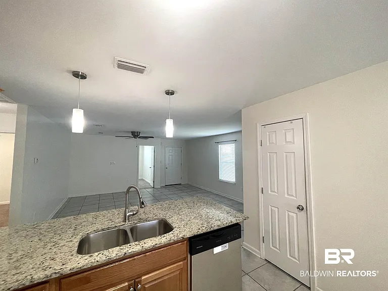15142 Marem Dr — Photo 13