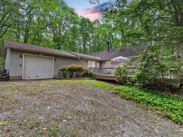 1371 Brian Ln, Effort, PA 18330