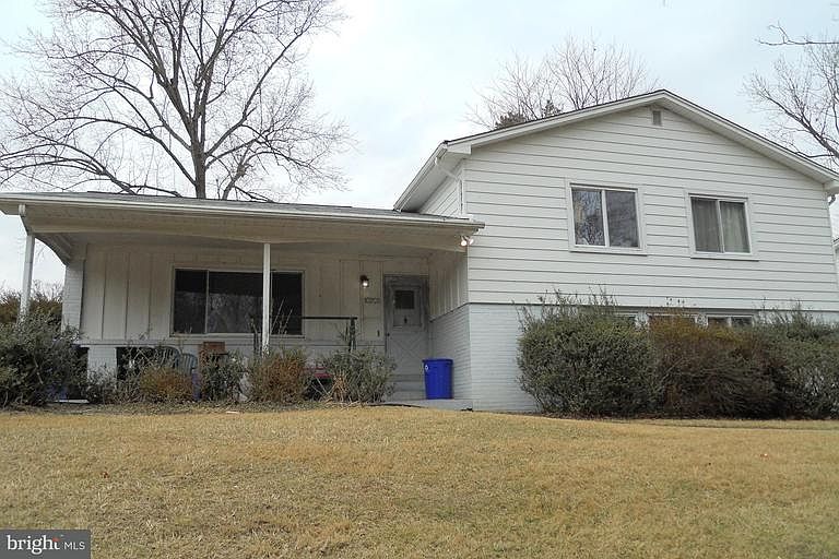 2nd image of 10702 Meadowhill Rd