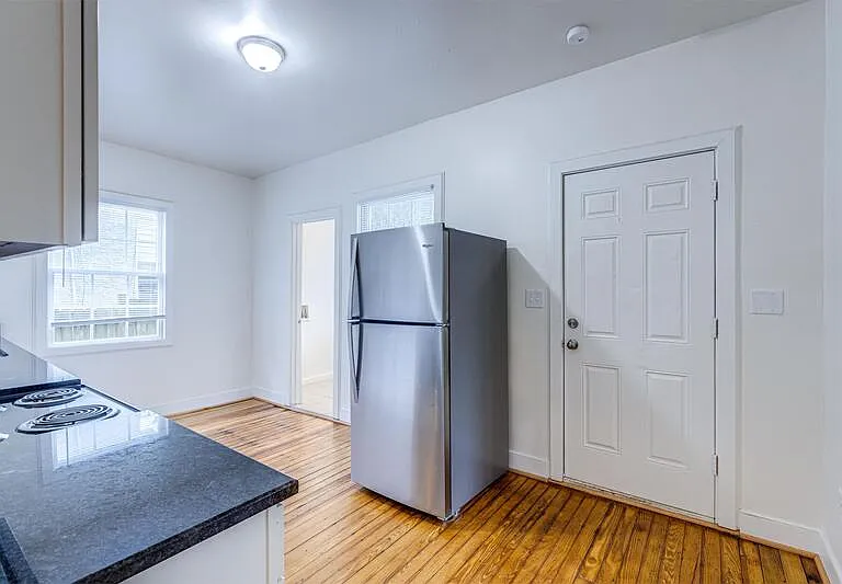 2922 Noble Ave #A — Photo 14