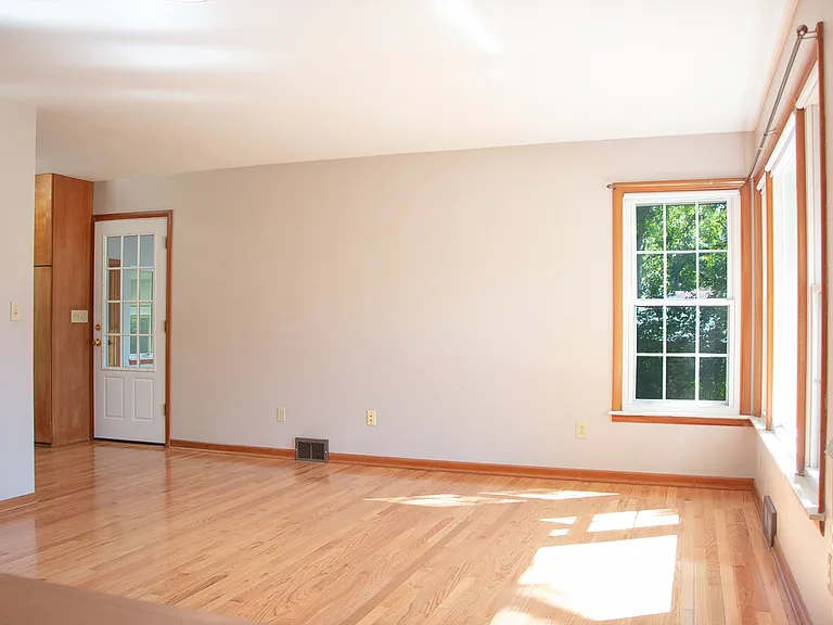216 N Church St — Photo 5