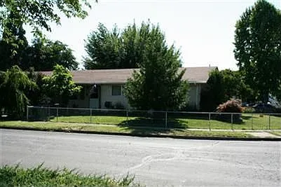 2911 Elliott Ave photo 1