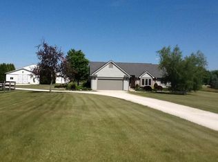 W367S9600 South Rd, Eagle, WI 53119