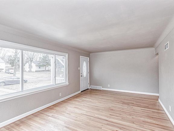4th image of 8684 Kathlyn Dr