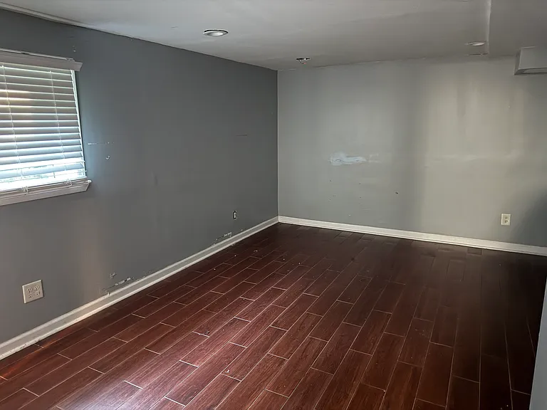 121 Hopkins St — Photo 8
