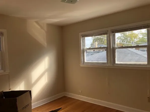 8901 N Wisner St #1, Niles, IL 60714
