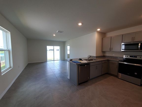 5th image of 263 Caryota Ct
