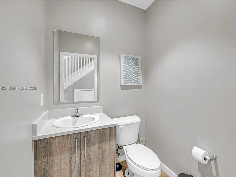 170 NE 158th St #2 — Photo 109