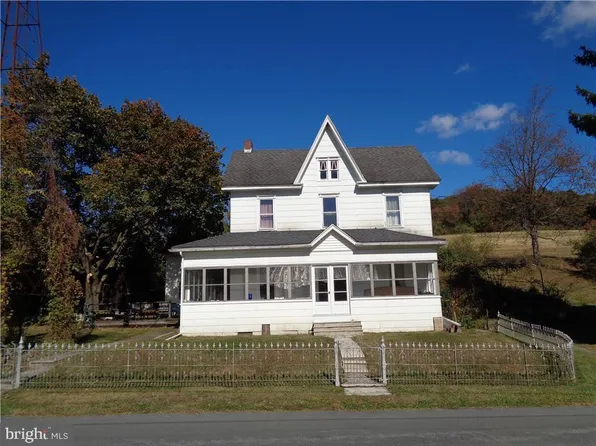 6975 Country Spring Rd, New Tripoli, PA 18066