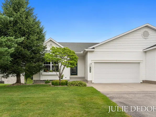 5726 N Turning Leaf Way, Fruitport, MI 49415