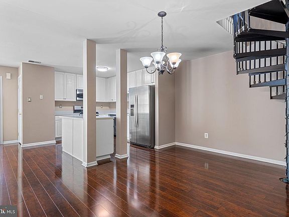 3rd image of 312 Riverbirch Cir #802
