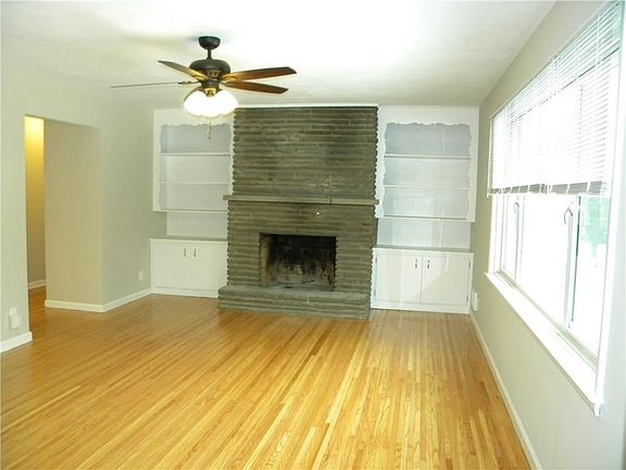 3rd image of 6 Lynnwood Dr