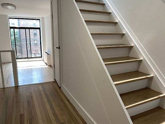 2nd image of 85 E 10th St APT O