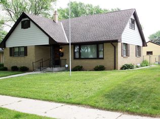 8817 W Grantosa Dr, Milwaukee, WI