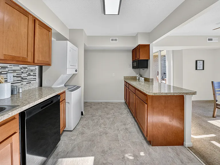 Brinkley House Apartments — Photo 17