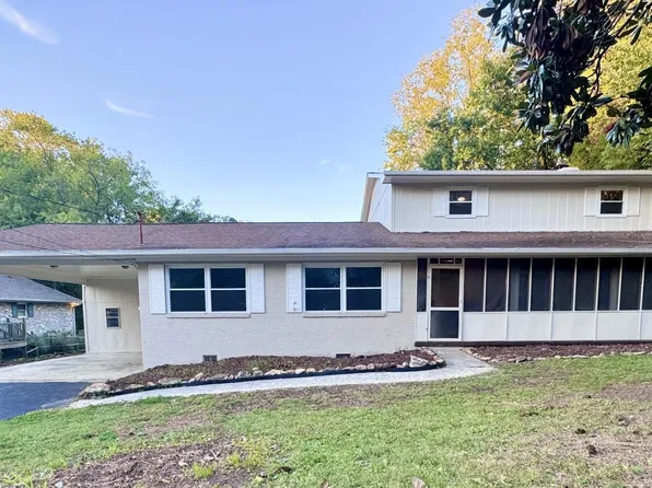 14 Cooper Ln, Oak Ridge, TN 37830