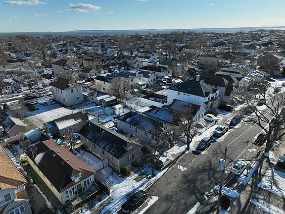 3rd image of 56 Weed Ave