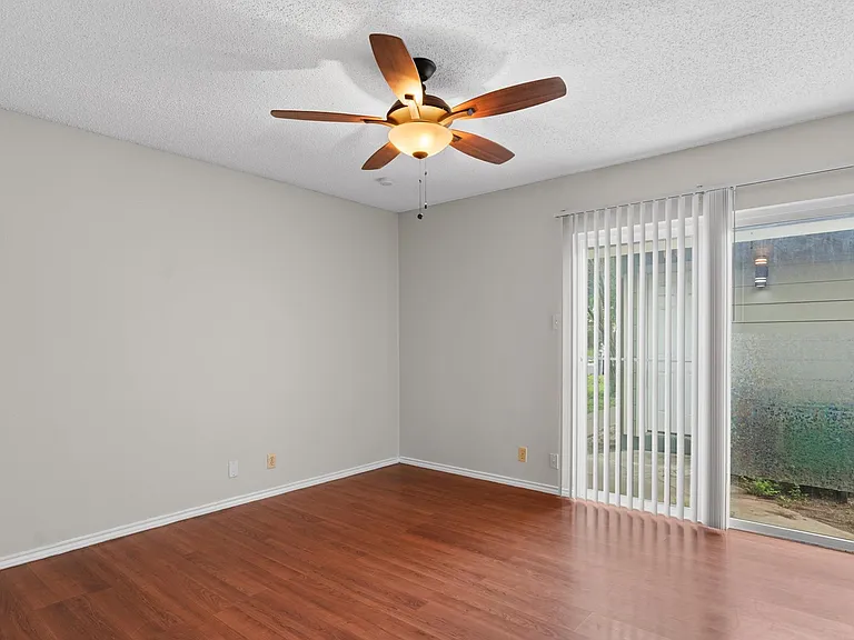 6822 Mountain Spring St — Photo 7