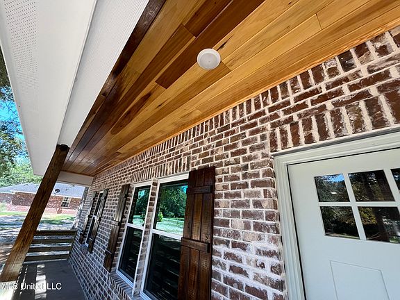 3rd image of 4901 Oakplace Dr