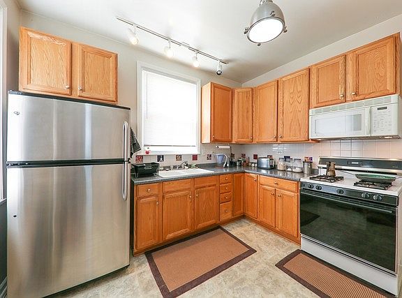 3rd image of 3123 Euclid Ave