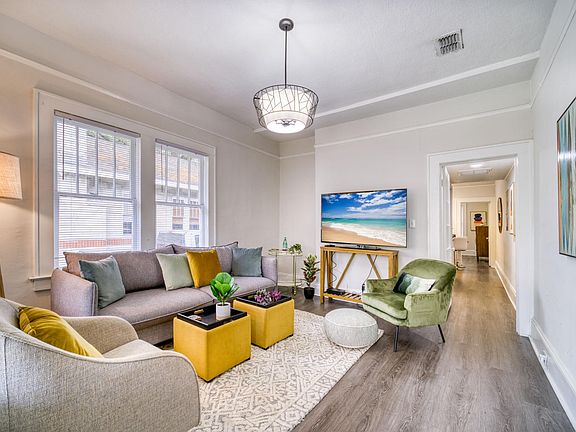 3rd image of 2807 Park St #2807