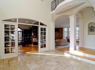 220 Ela Rd, Inverness, IL 60067