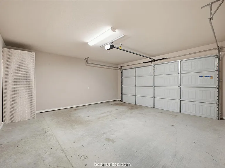 536 Momma Bear Dr — Photo 34