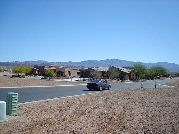 2nd image of 1865 E Tradition Ln