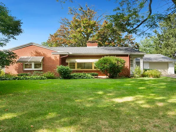 108 W 1st St, Mount Morris, IL 61054