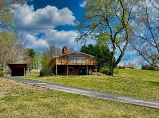 6738 Lake Dr, Radford, VA 24141