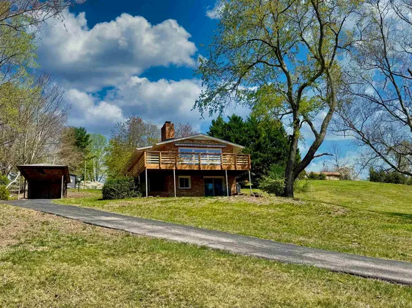 6738 Lake Dr, Radford, VA 24141