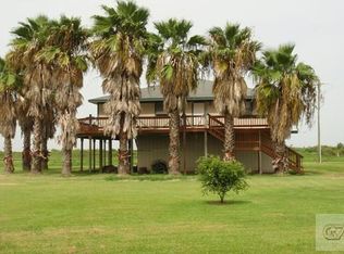1073 N Gateway Rd, Crystal Beach, TX 77650