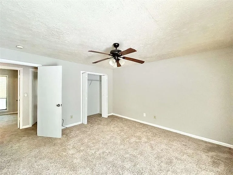 5995 Sutton Pl — Photo 10