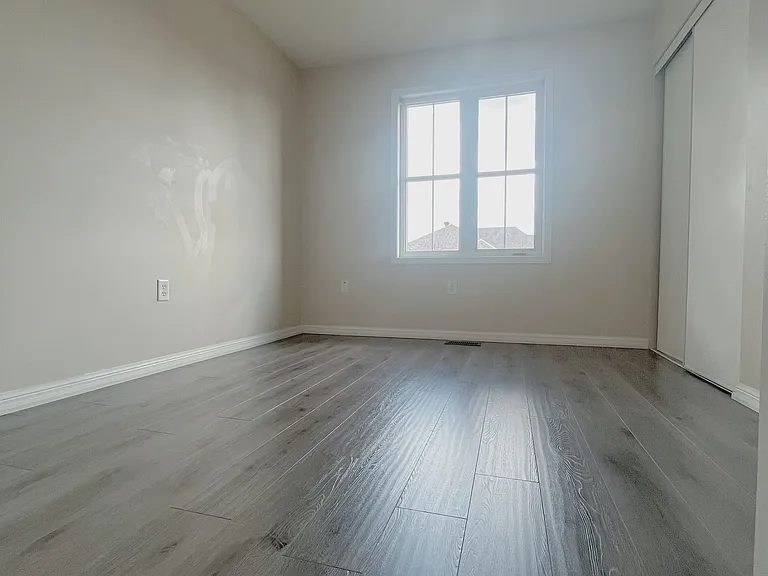 222 Dougherty Cres — Photo 9