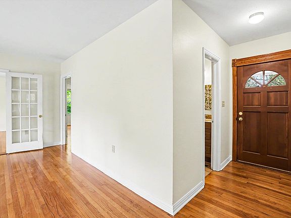 5th image of 1308 Betton Rd