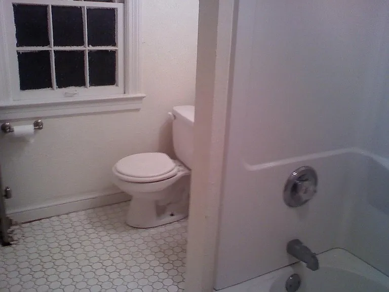 2nd Bathroom-2