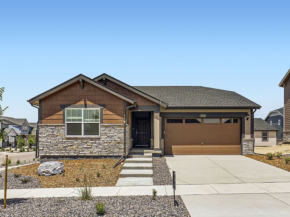 21935 E 39th Ave Exterior Front