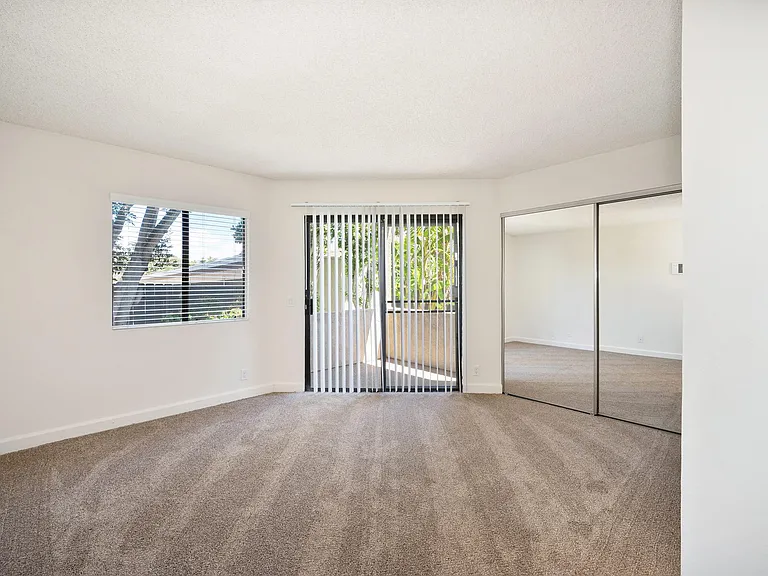 315 Acacia Ave — Photo 18