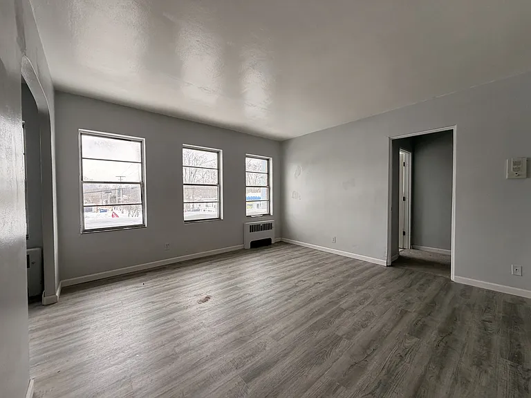 417 N Dixie Way #6 — Photo 1