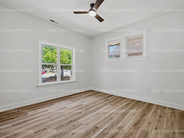 905 Meares St — Photo 23