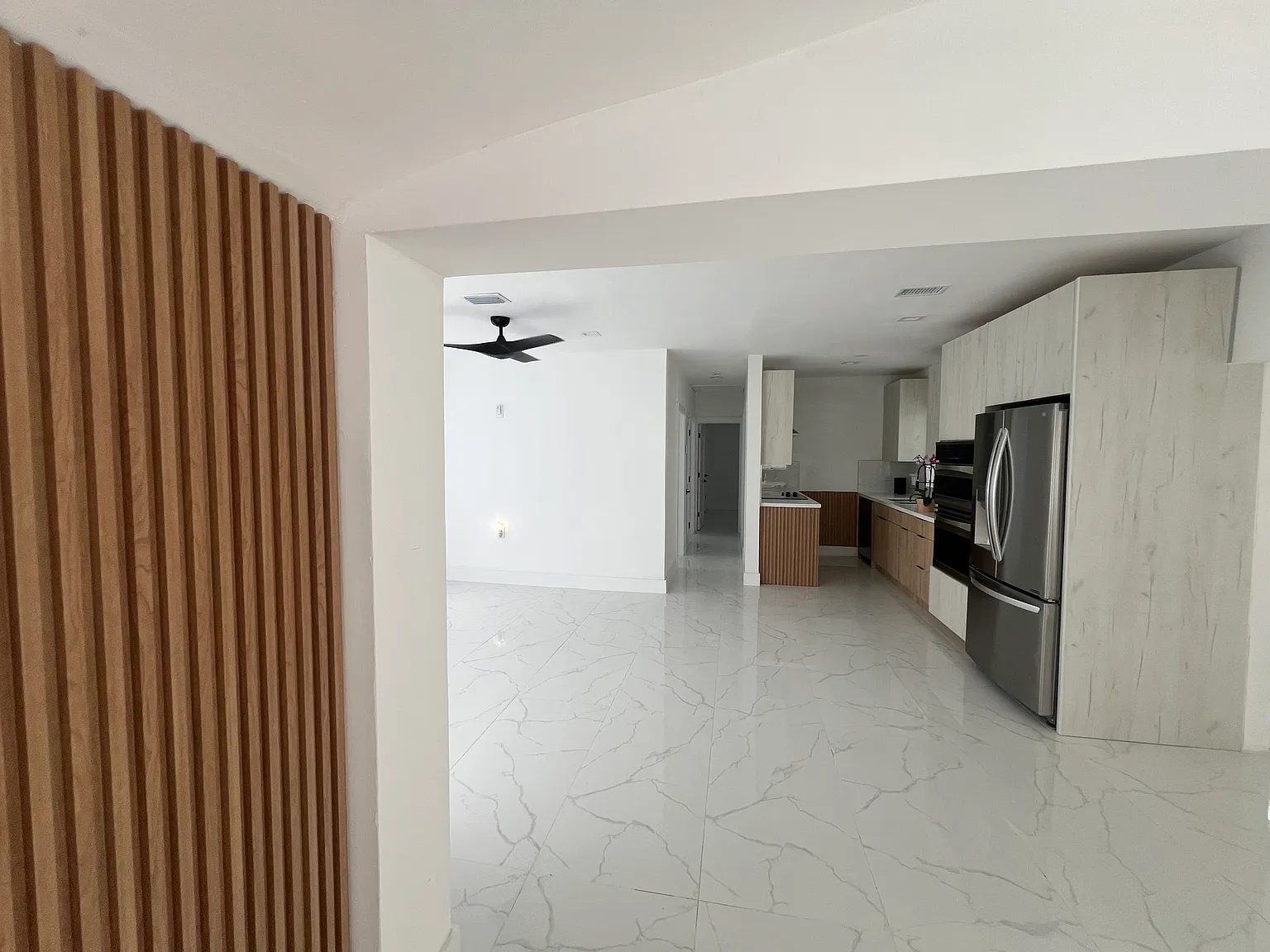 1524 NE 182nd St — Photo 3