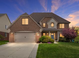 4790 Catalina Dr, Orion, MI 48359