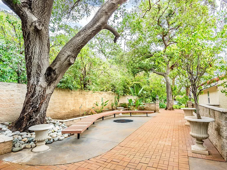 1015 Rancho Rd — Photo 2