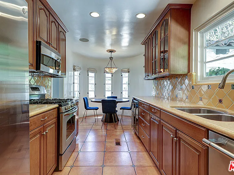 6630 Colgate Ave — Photo 5