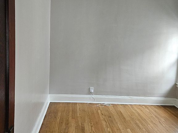 4th image of 1431 Wyandotte Ave #2
