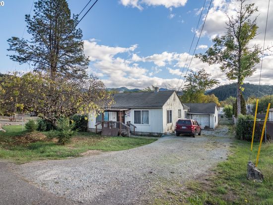 2746 Yokum Rd Riddle Or 97469 Zillow