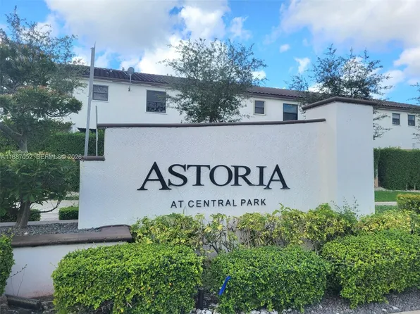 8860 NW 103rd Path, Doral, FL 33178