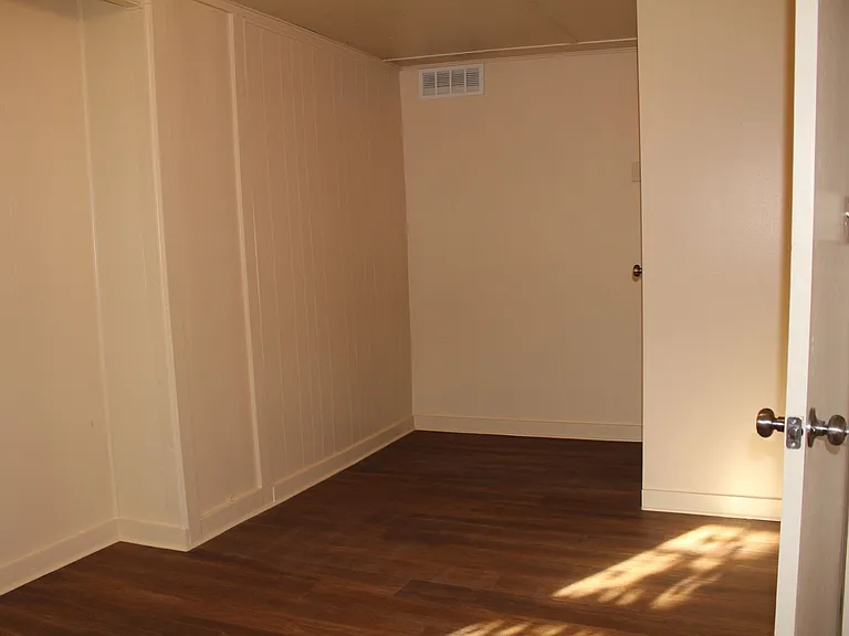 Recently renovated | Bay window | Walkable | Washer/Dryer combo in unit — Photo 12