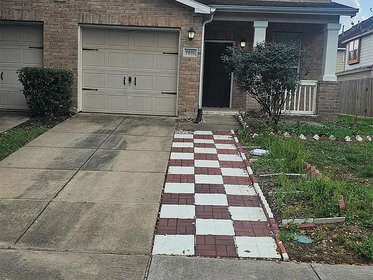 7918 Barnes Ridge Ln — Photo 33